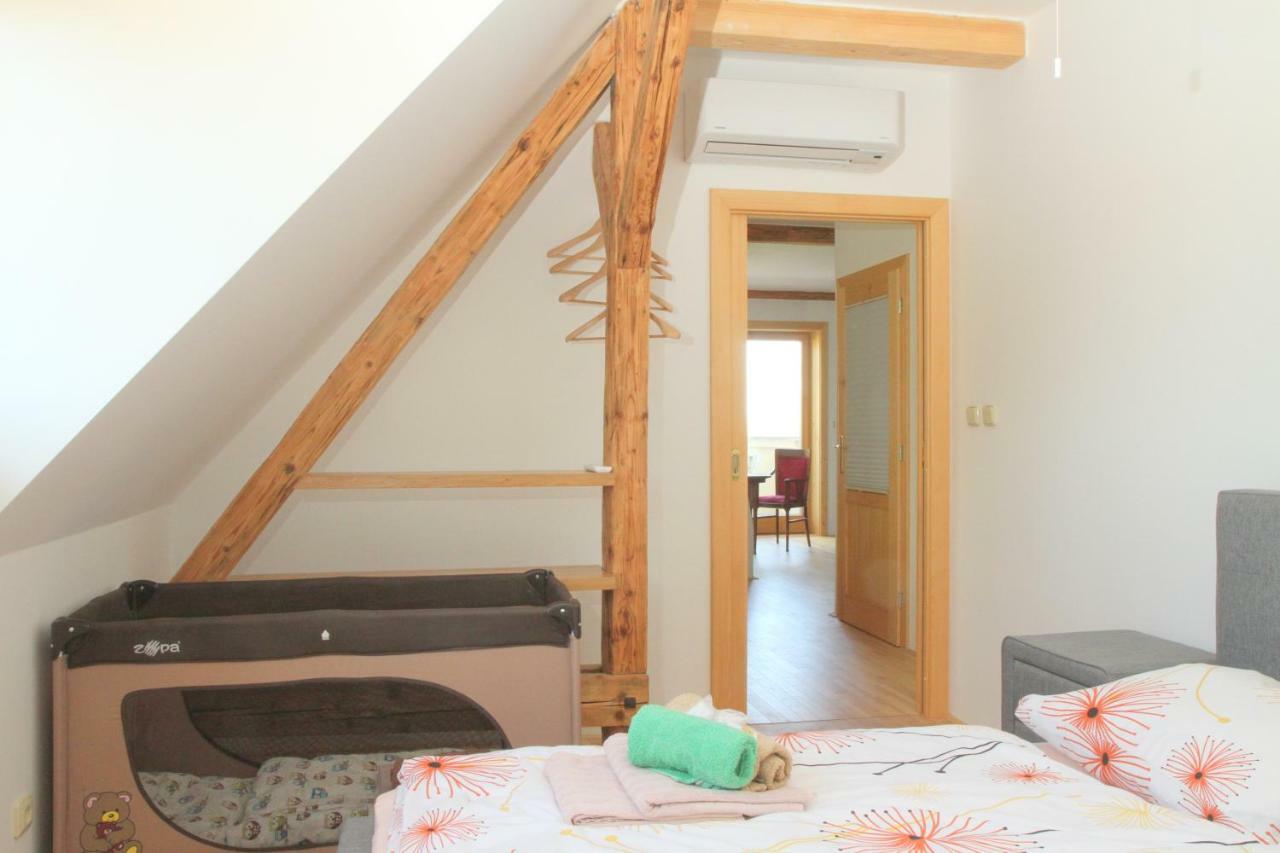 Apartman Nella Valtice Exterior photo